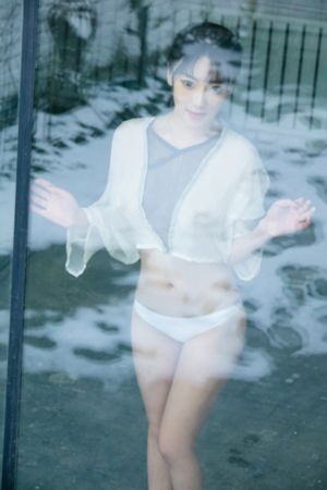 一边亲着一面膜的免费版_BD英语在线观看电视