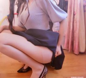 他揉捏她两乳不停呻吟_手机免费播放动漫